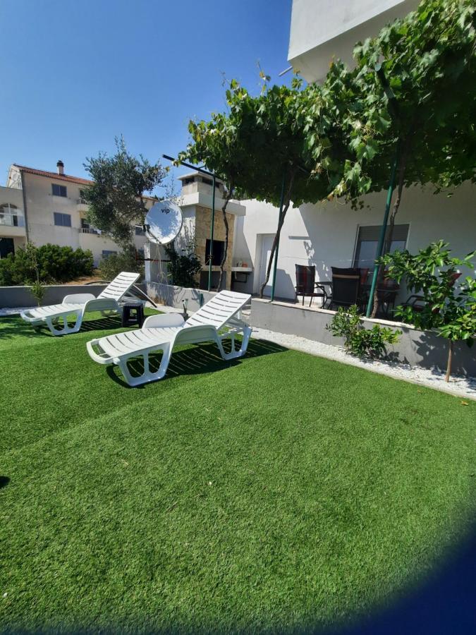 A&j Apartment