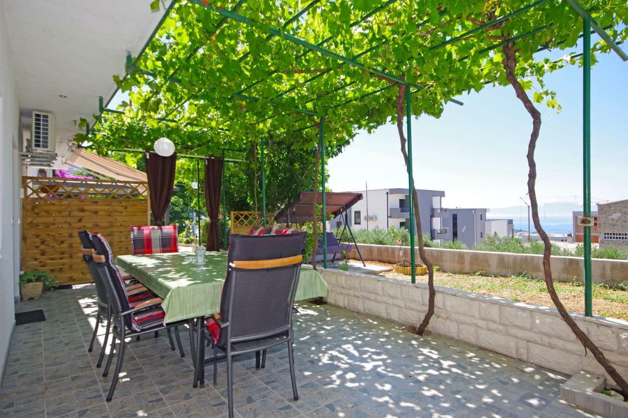 A&j Apartment *