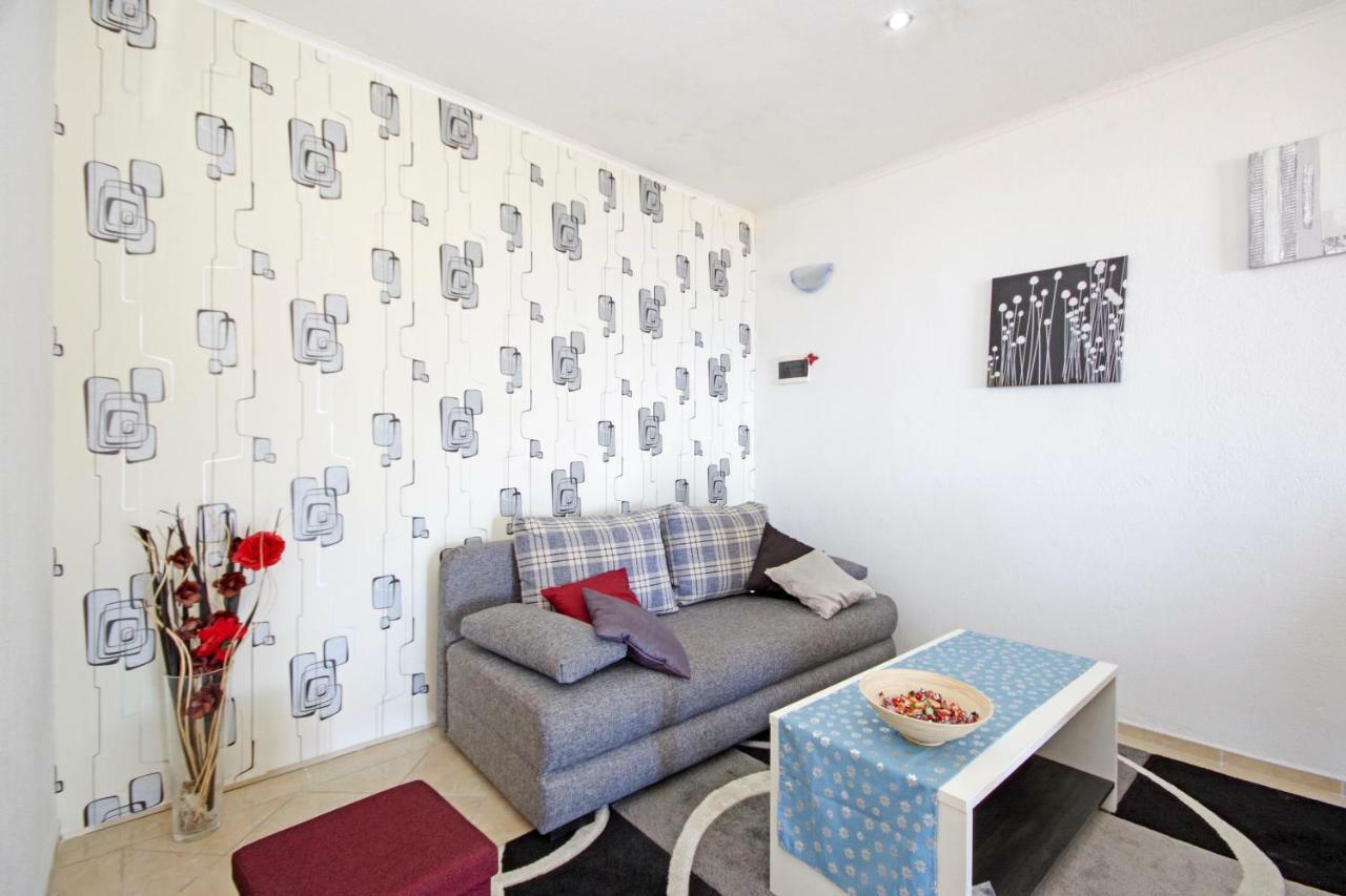 A&j Apartment