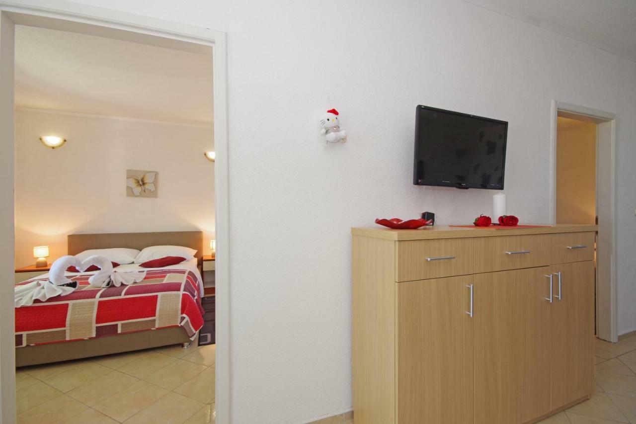 A&j Apartment